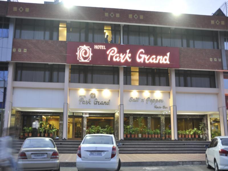 Hotel Park Grand Chandīgarh Exterior foto