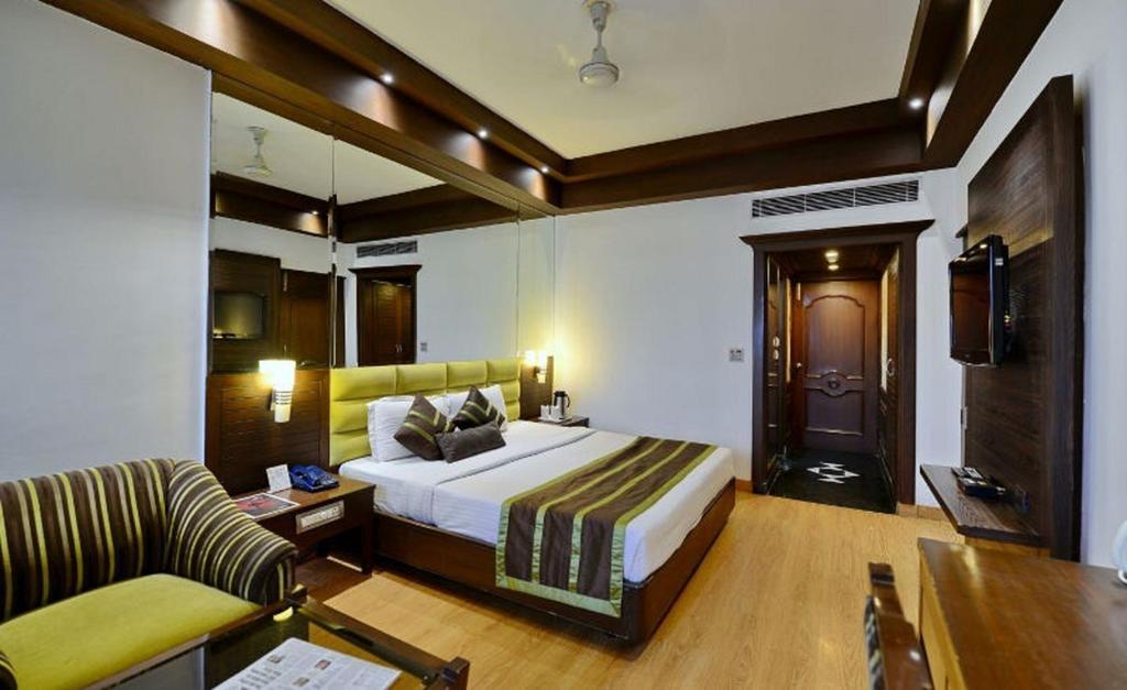 Hotel Park Grand Chandīgarh Exterior foto