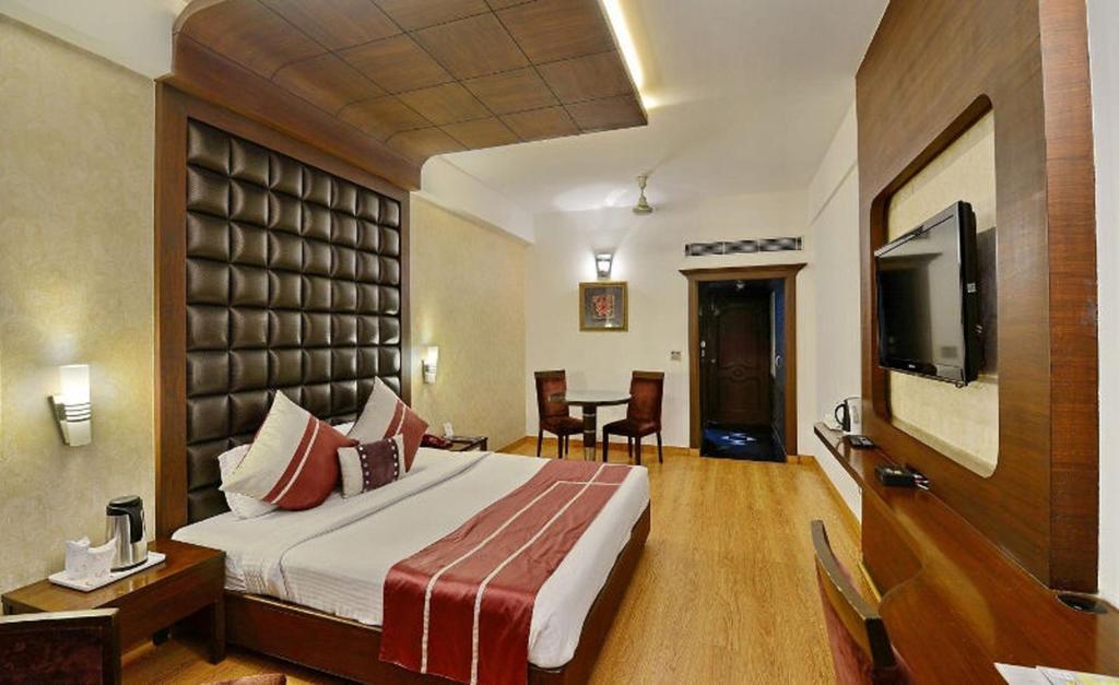 Hotel Park Grand Chandīgarh Exterior foto