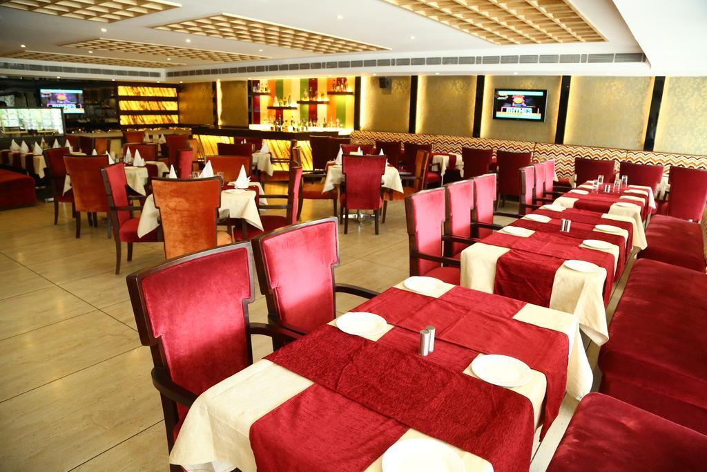 Hotel Park Grand Chandīgarh Exterior foto